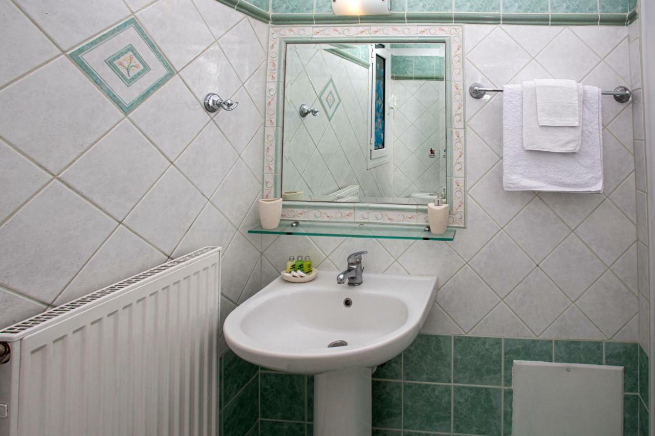 Antigone Apartments Argostoli Экстерьер фото